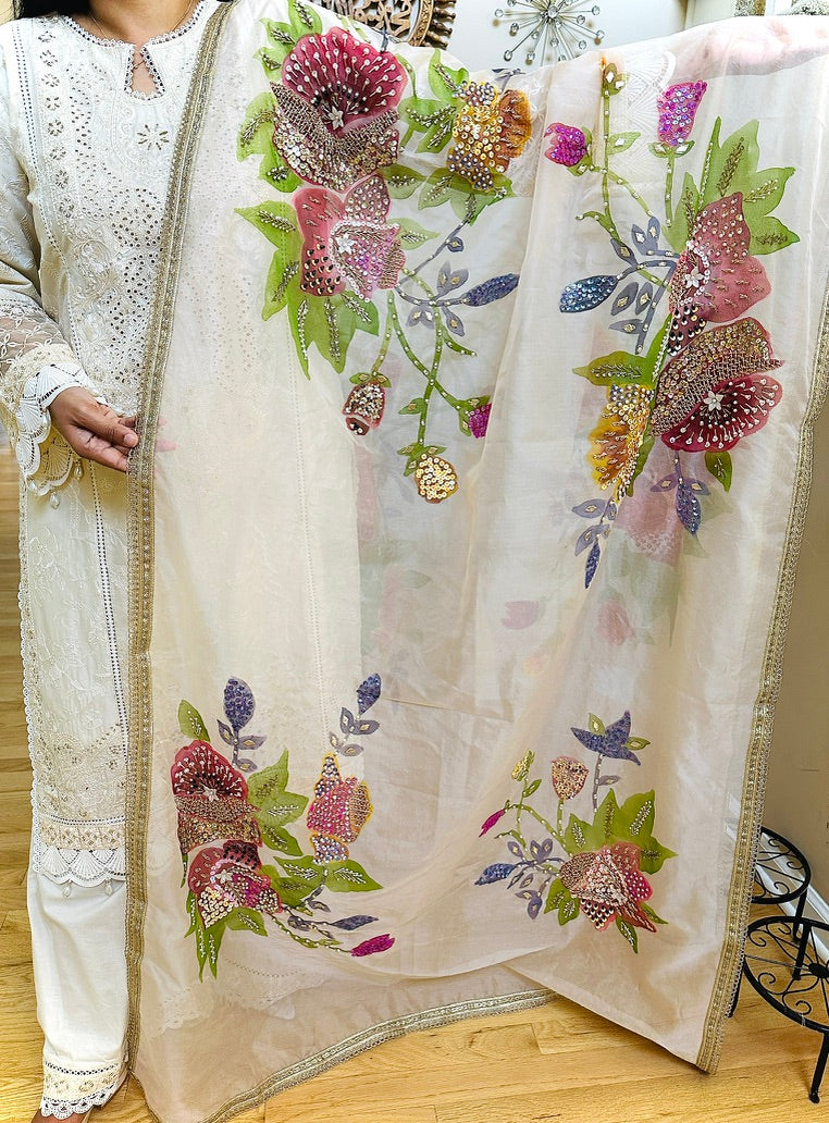 HAND PAINTED EMBELLISHED DUPATTA SFHP04