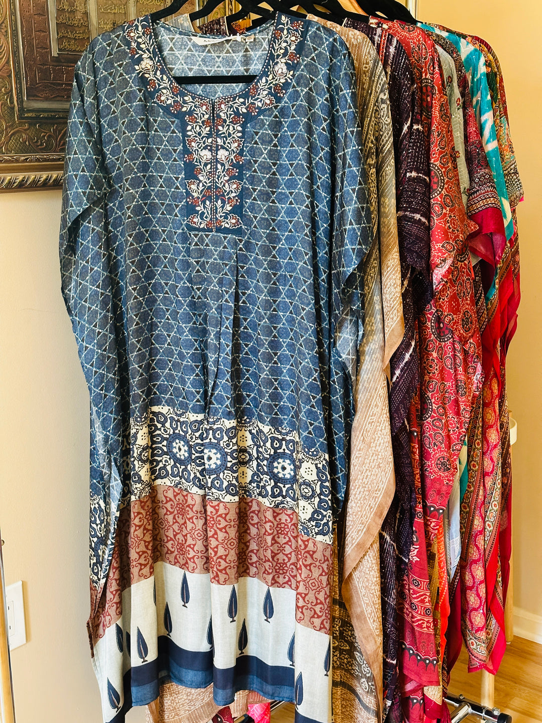 STYLISH KAFTAN IN EMBROIDERED SILK