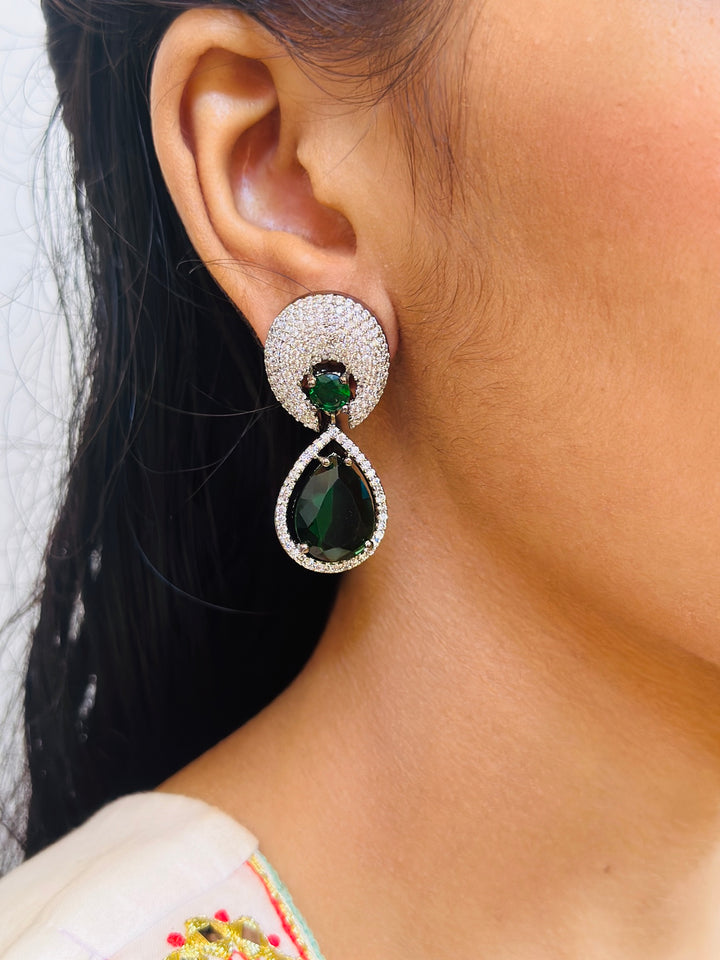 CUBIC ZIRCON CLASSIC EARRING EMERALD WITH BLACK PLATING ERCZ426430