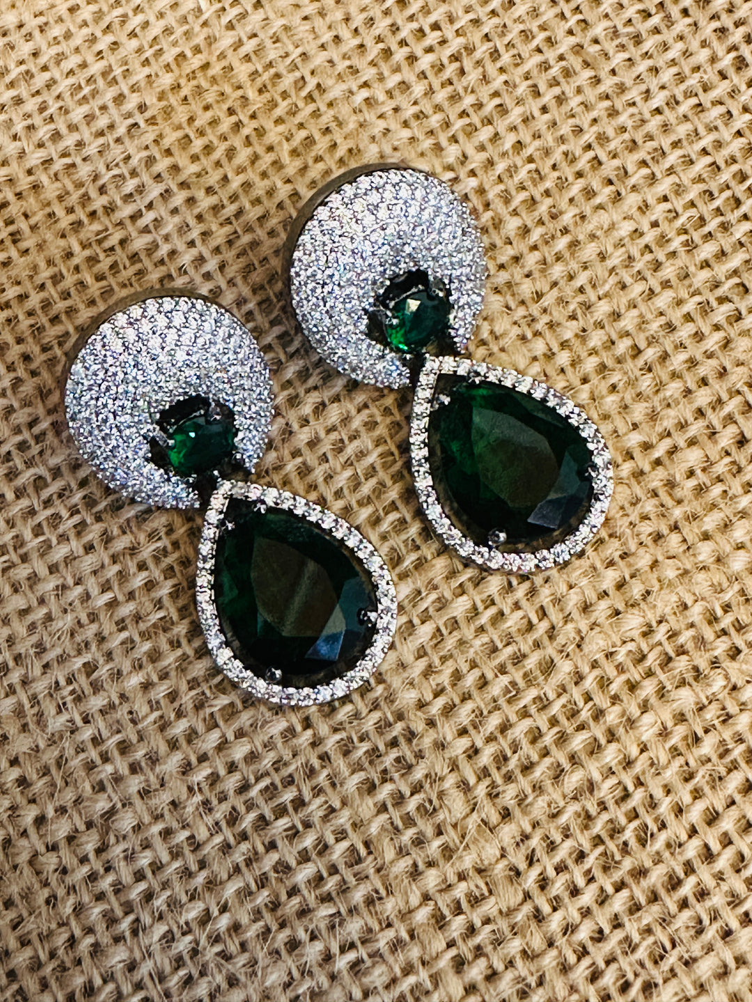 CUBIC ZIRCON CLASSIC EARRING EMERALD WITH BLACK PLATING ERCZ426430