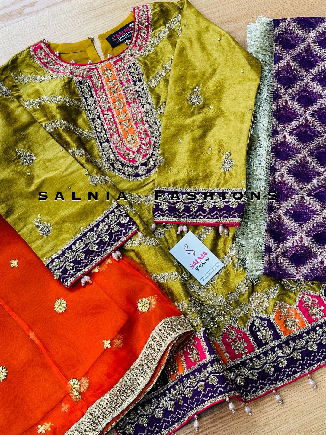 EMBROIDERED SILK SUIT ALKD25